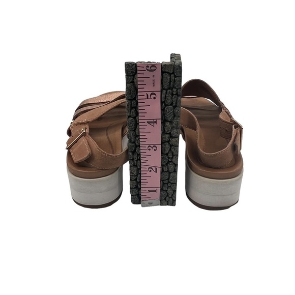 UGG Braelynn Metallic Gold Leather Platform Strappy Sandals Size 6 Women's - Picture 8 of 9